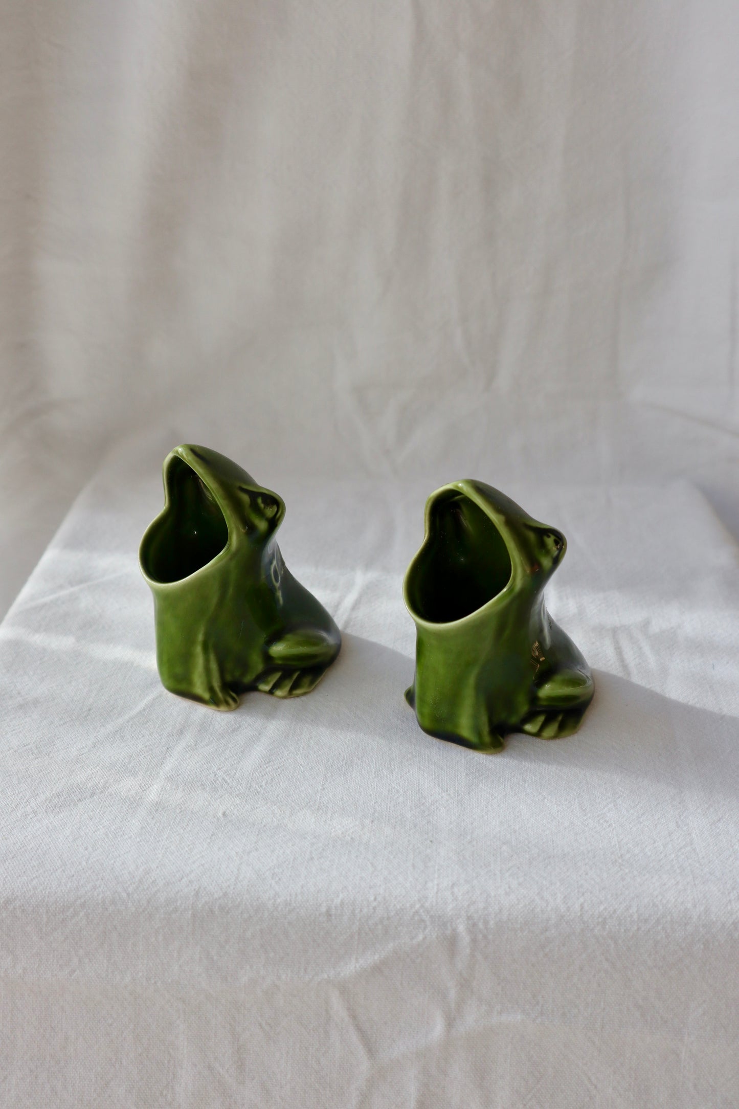 Perrier green ceramic frog matchstick or cocktail stick holder