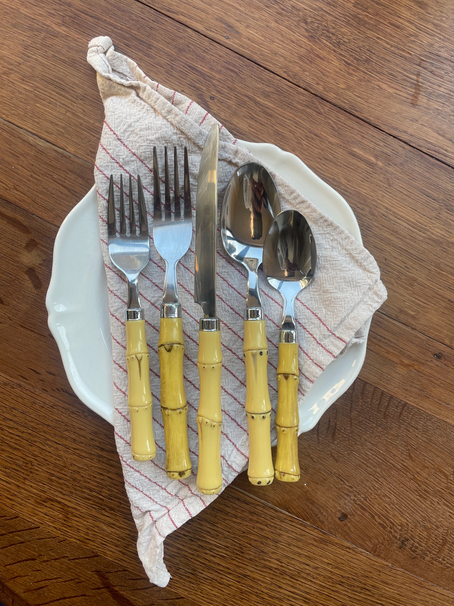 Bamboo effect cutlery