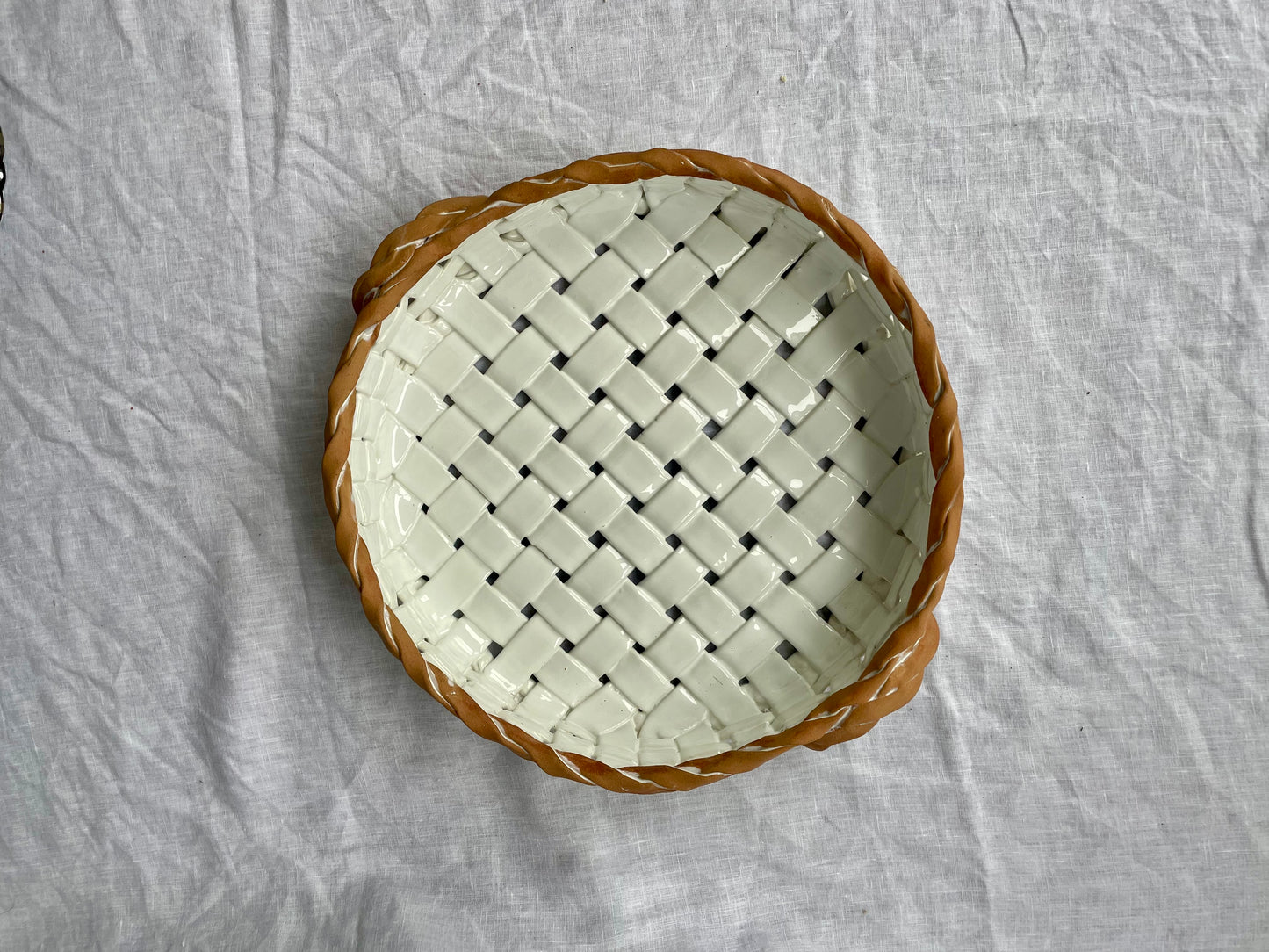 *SALE* White ceramic basket