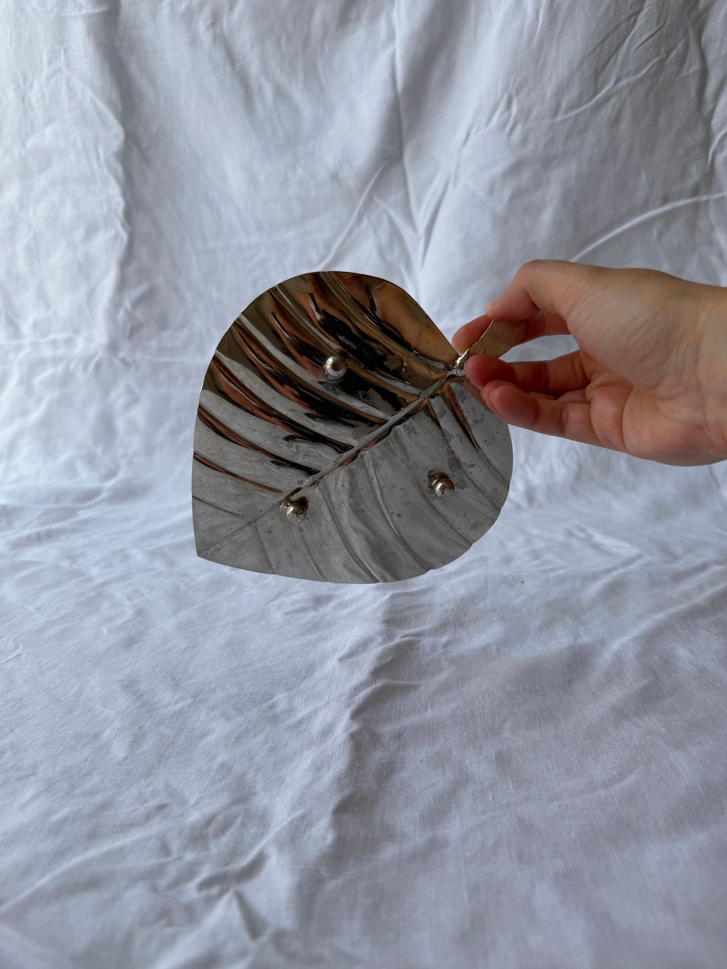 Three footed leaf trinket dish