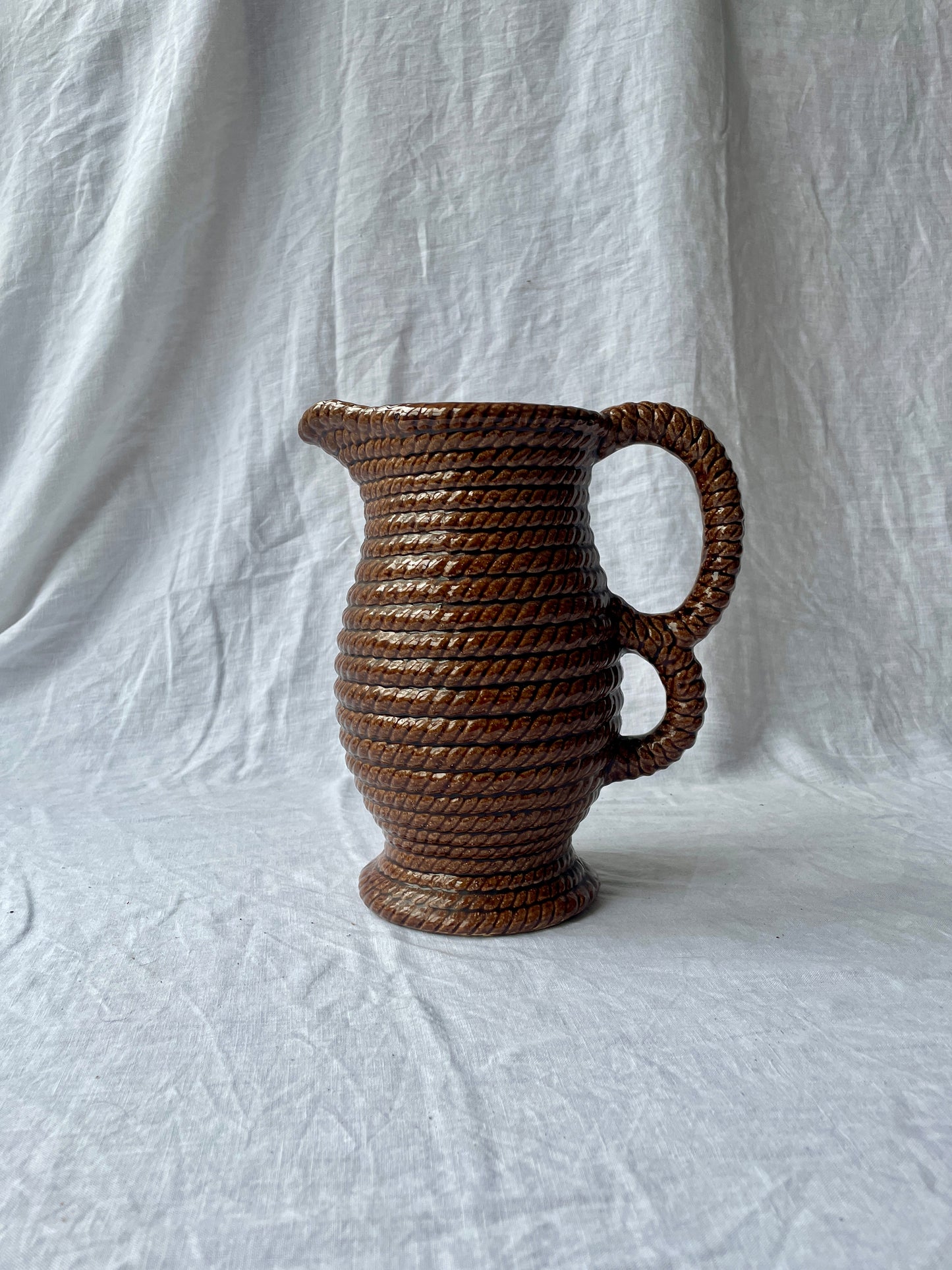 Large rope pitcher