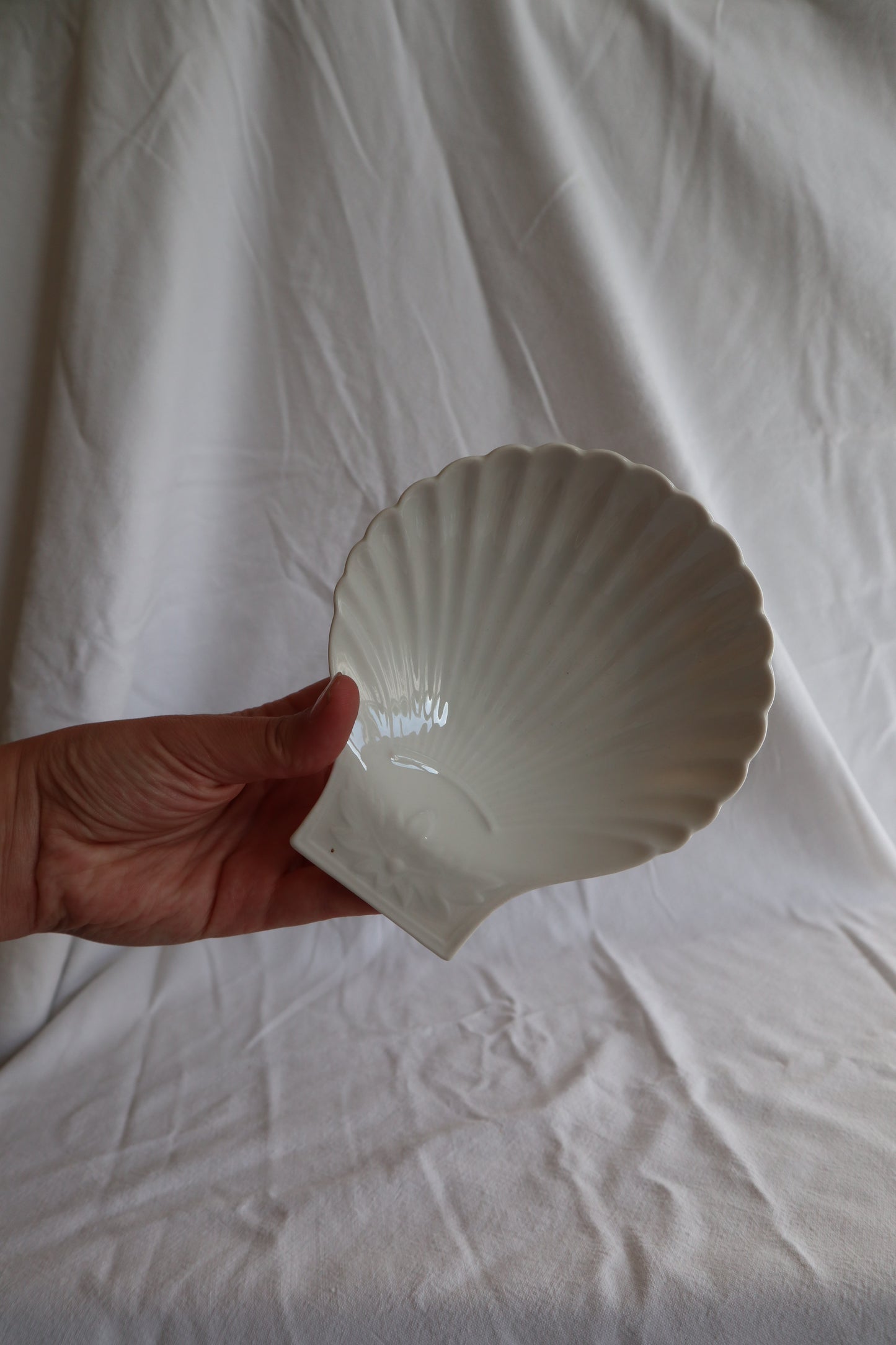 Set of 4 French vintage ceramic shell dishes