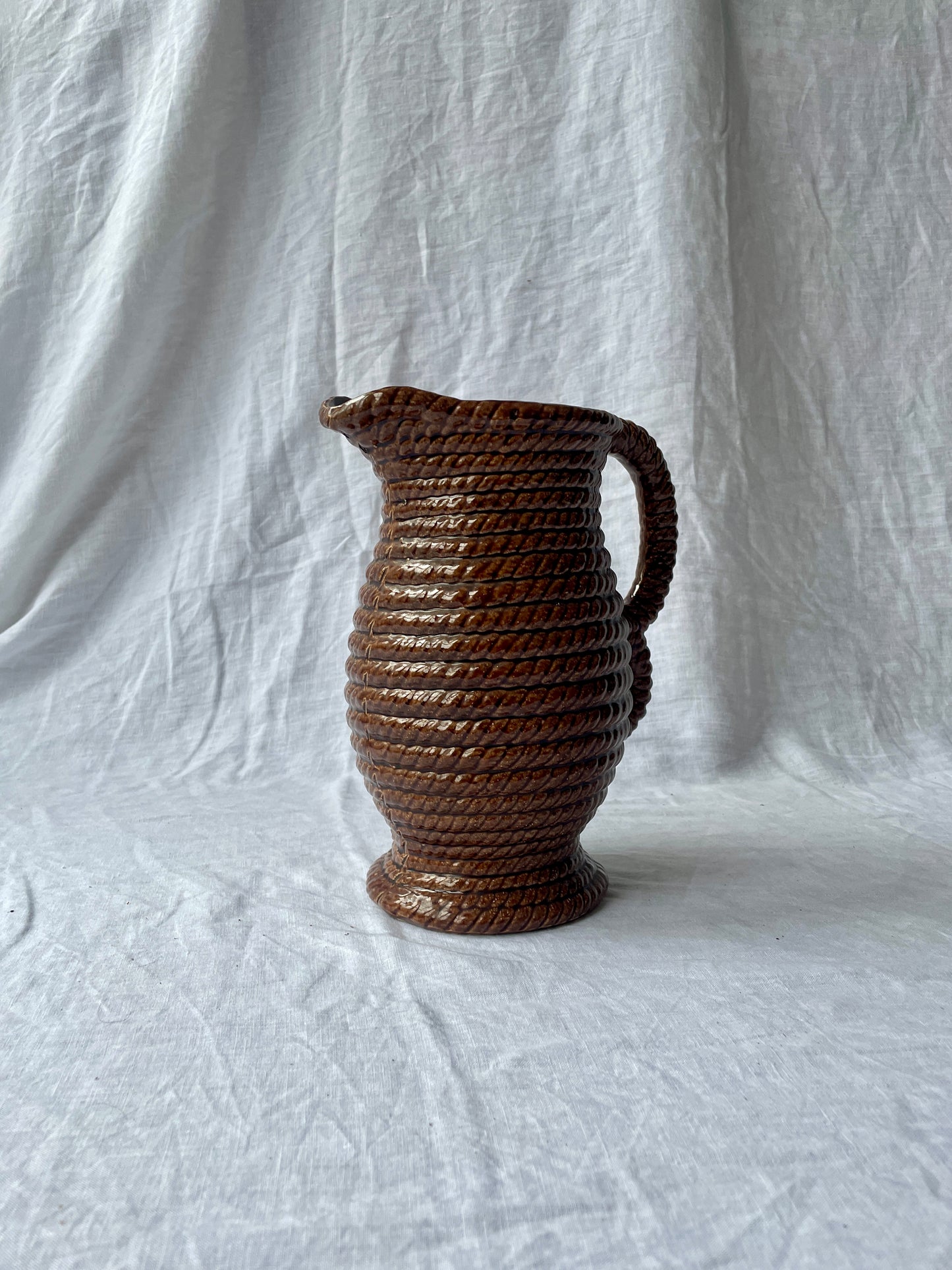 Large rope pitcher