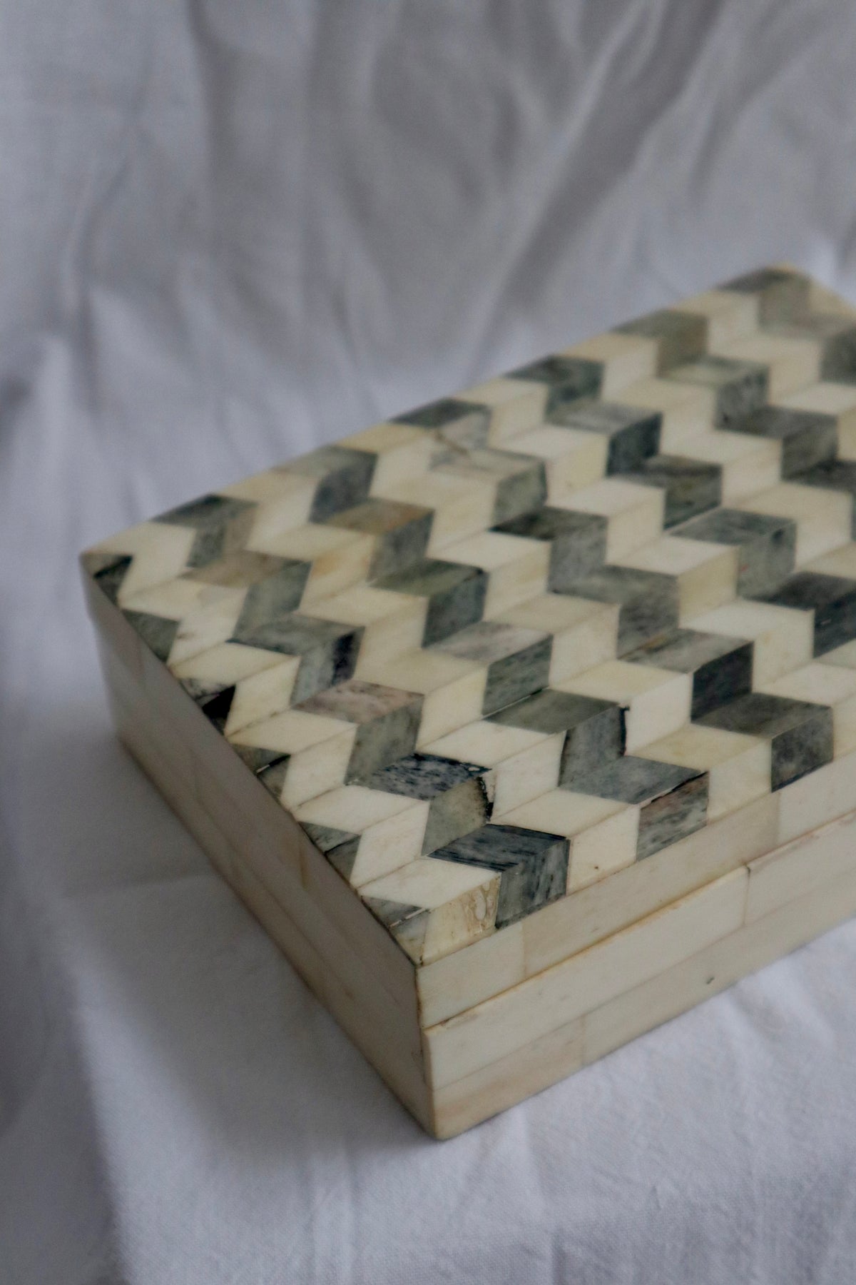 Capiz shell contrast stripe jewellery box