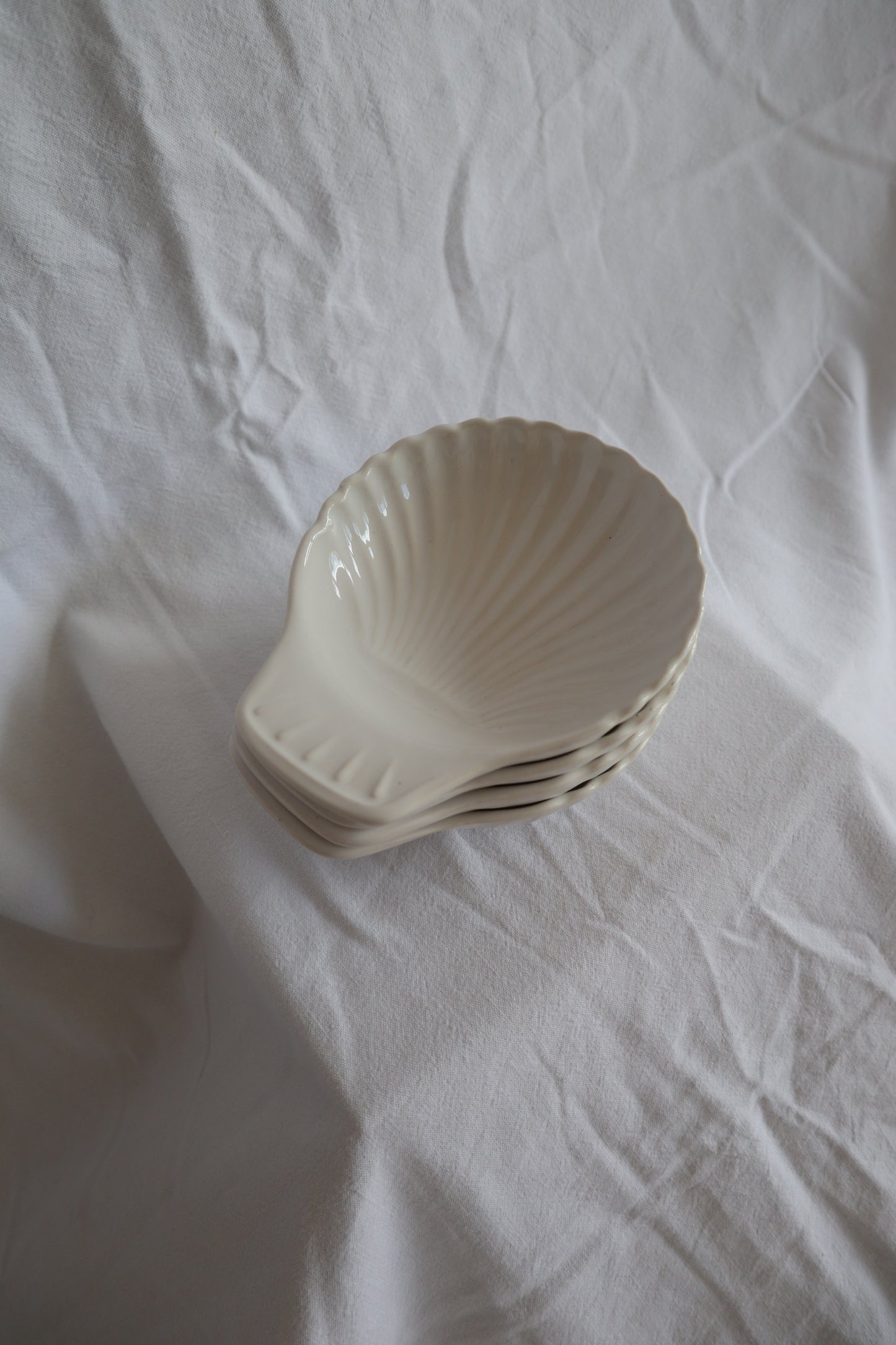 Set of 4 French vintage ceramic shell dishes