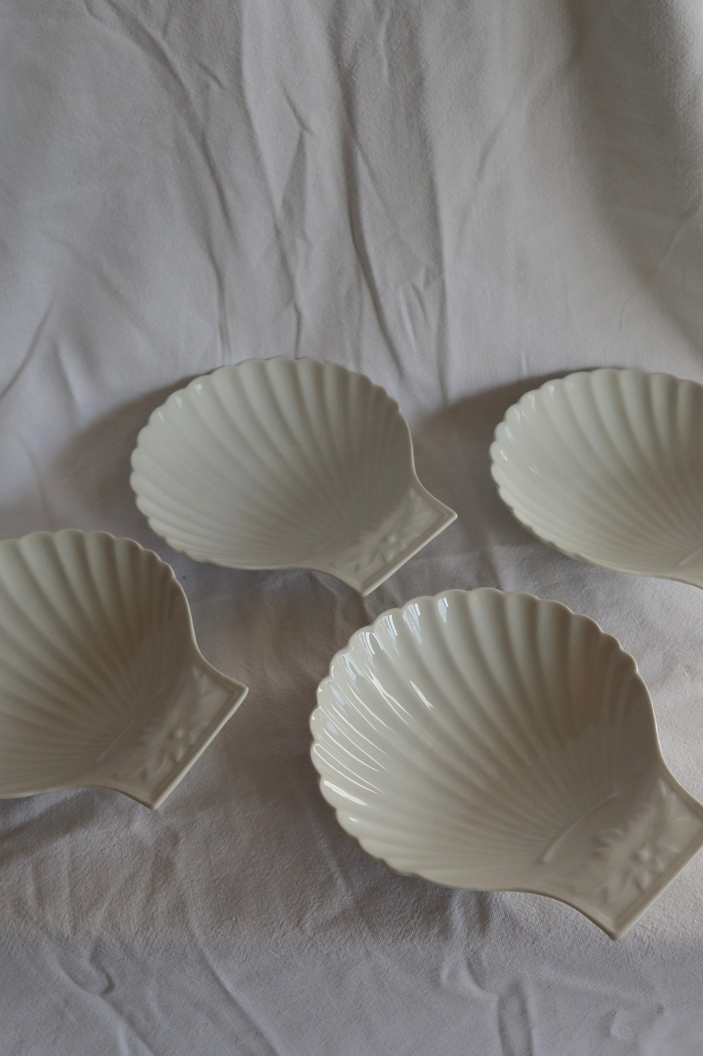 Set of 4 French vintage ceramic shell dishes