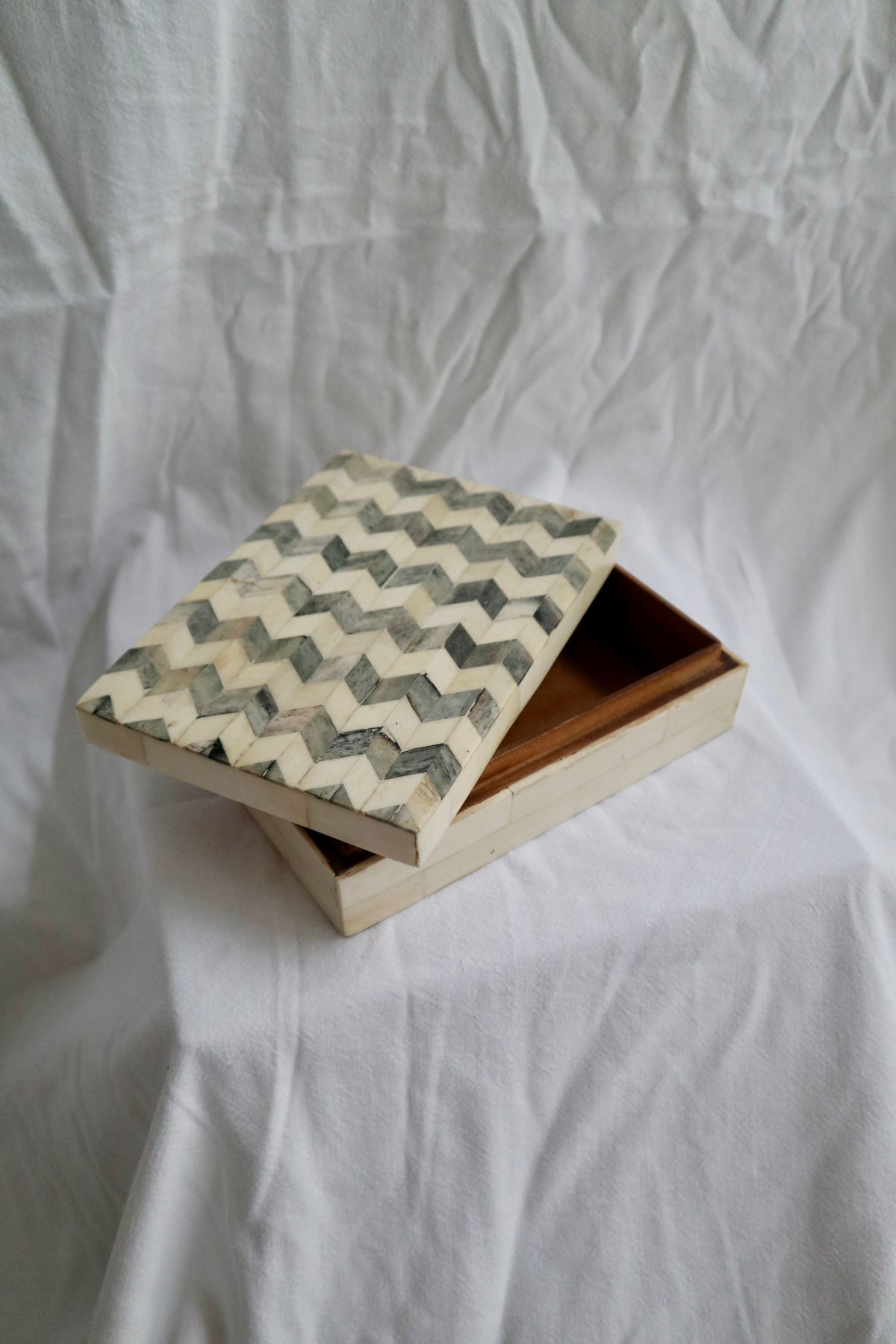 Capiz shell contrast stripe jewellery box