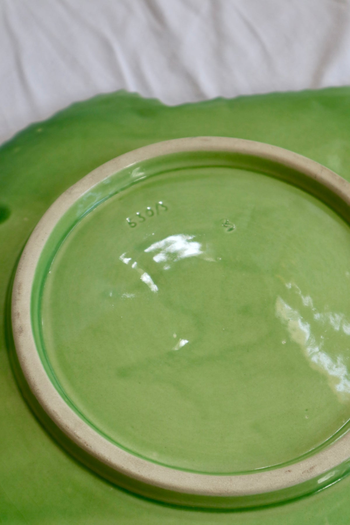 Large majolica leaf serving platter