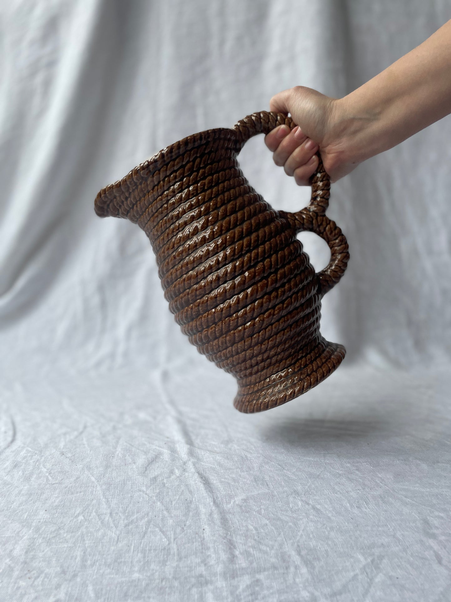 Large rope pitcher