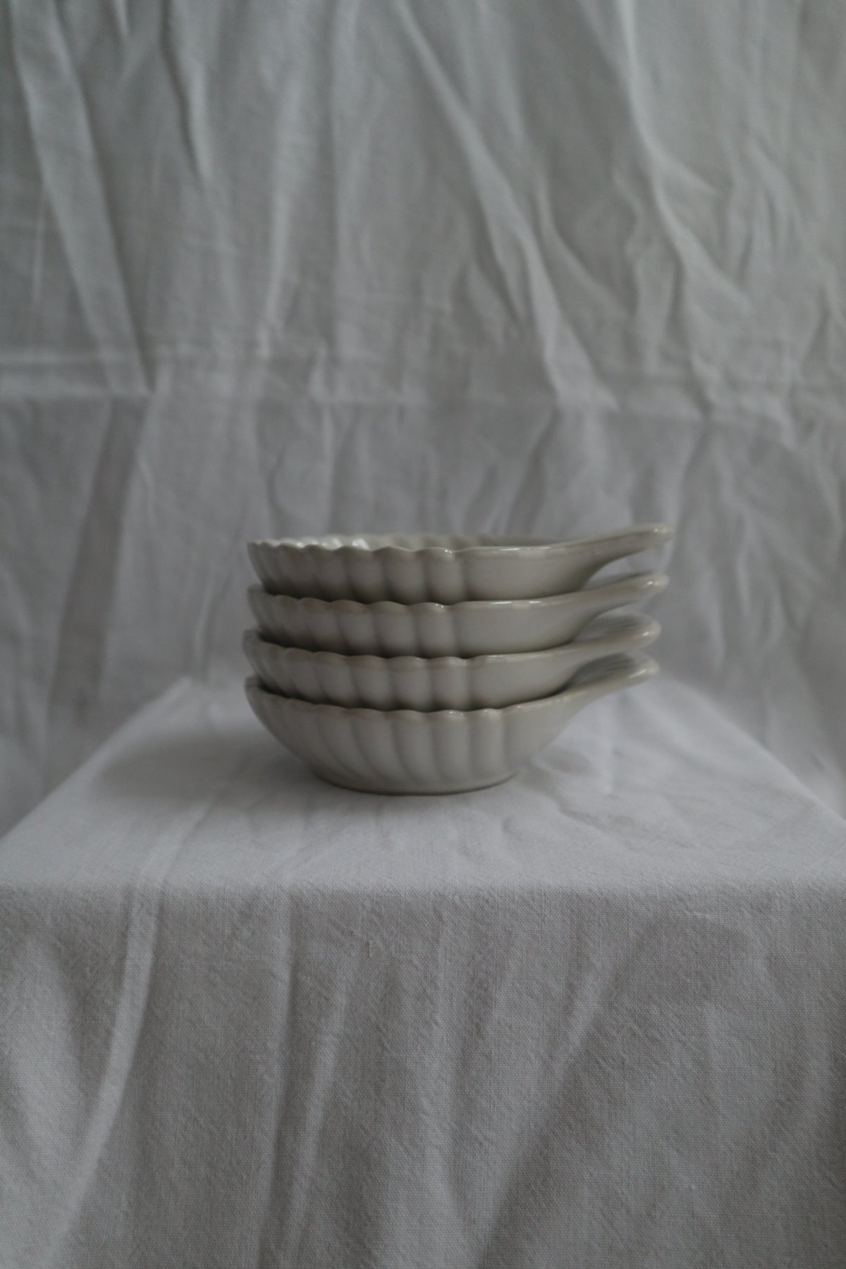 Set of 4 vintage shell dishes