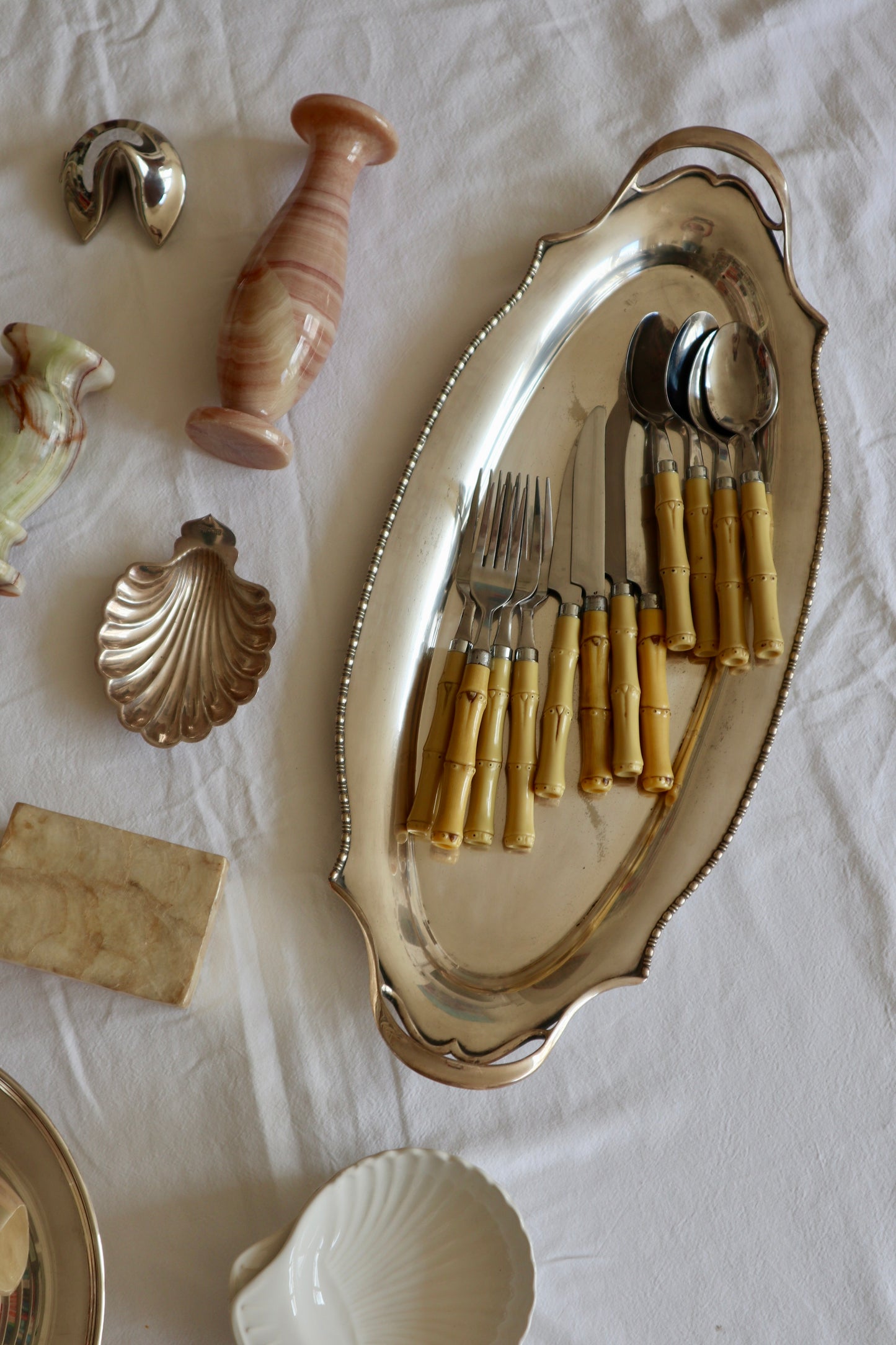 Faux-bamboo handle cutlery set