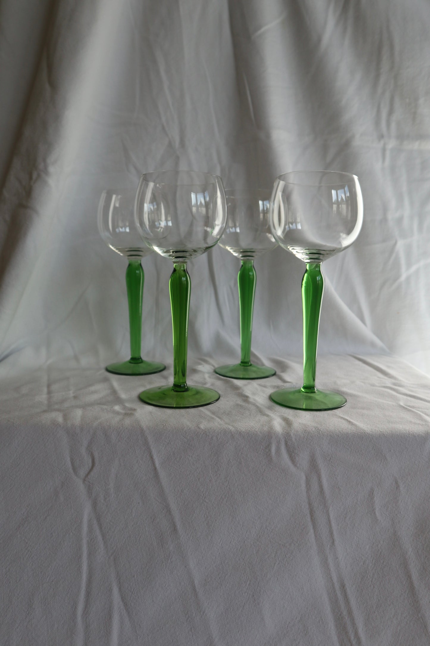 Set of 4 mid-century wine or cocktail glasses