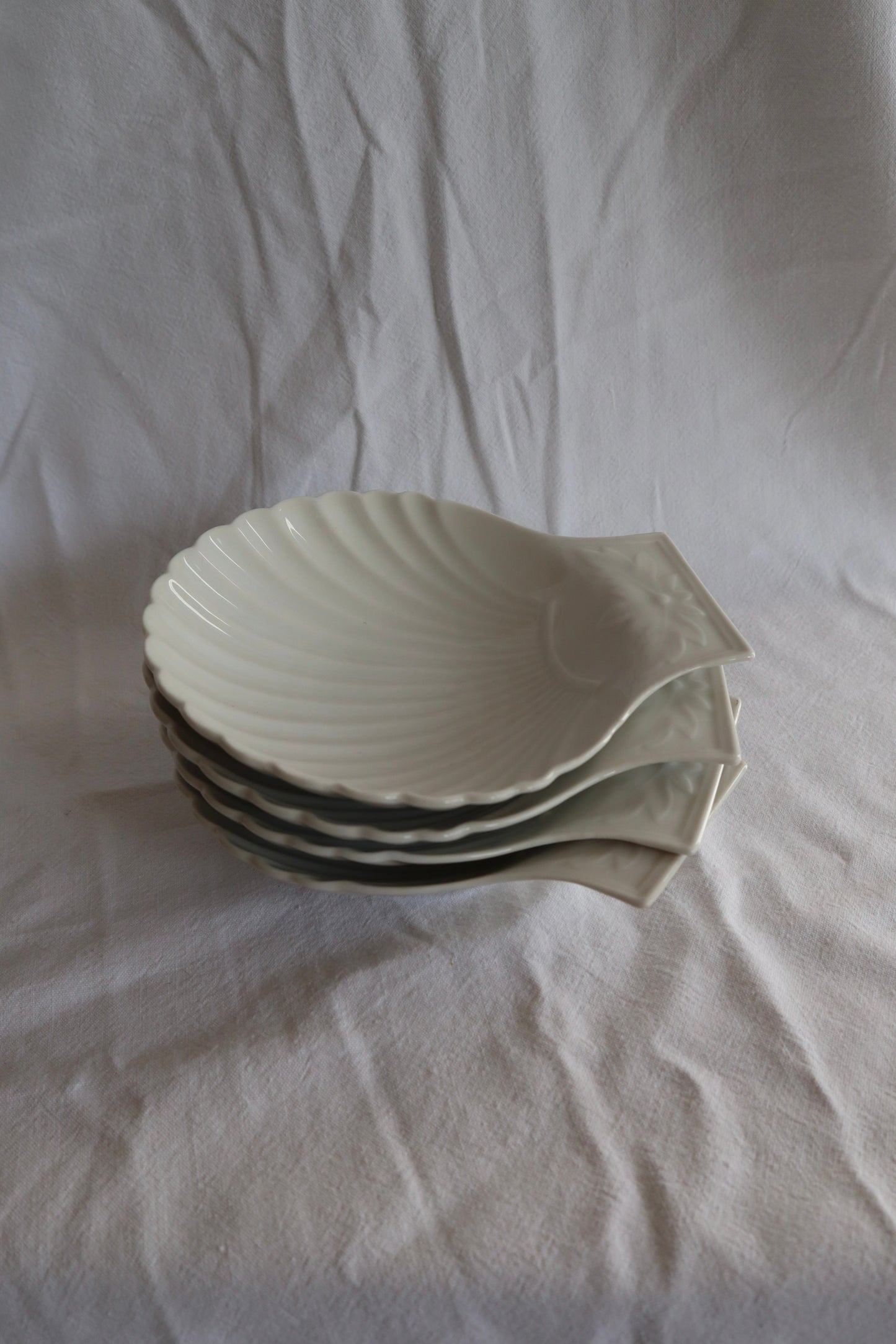Set of 4 French vintage ceramic shell dishes