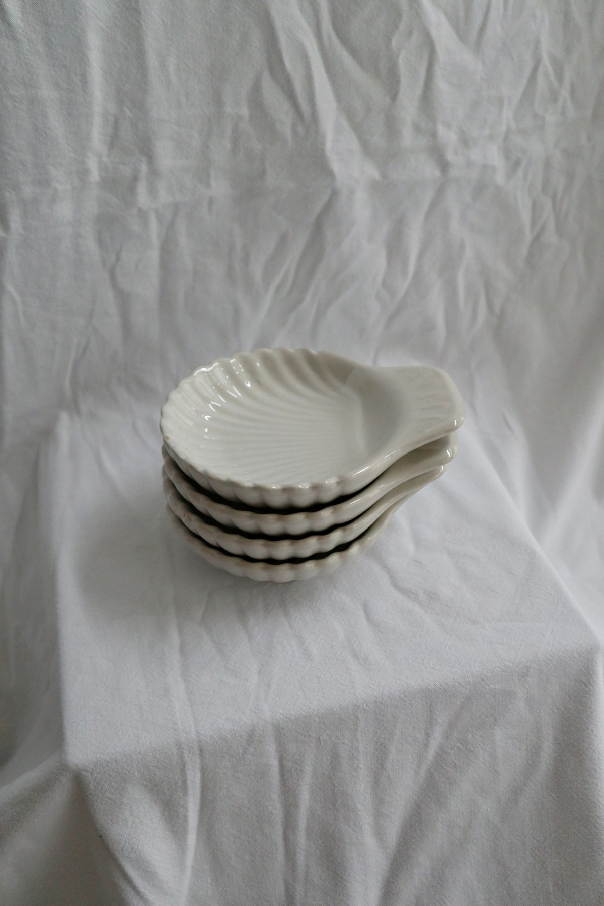 Set of 4 vintage shell dishes