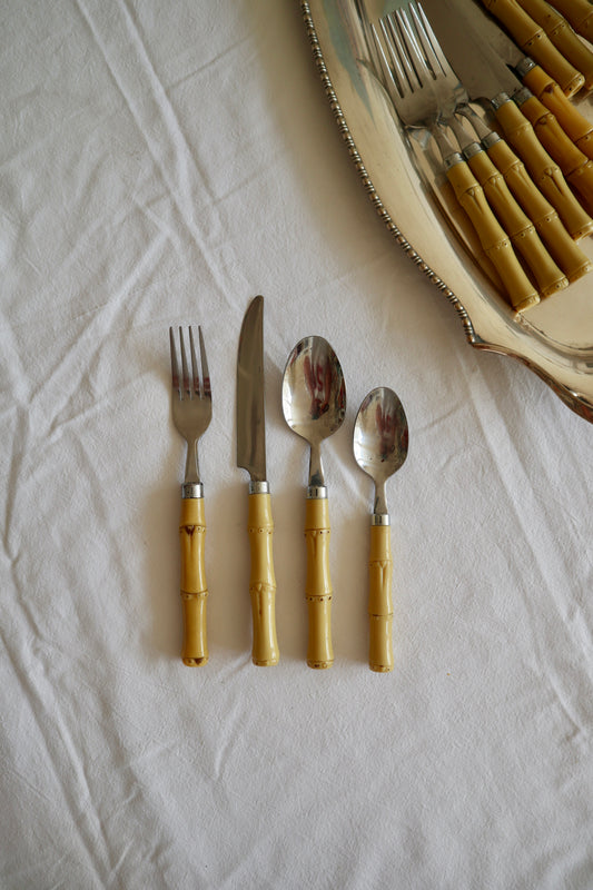 Faux-bamboo handle cutlery set