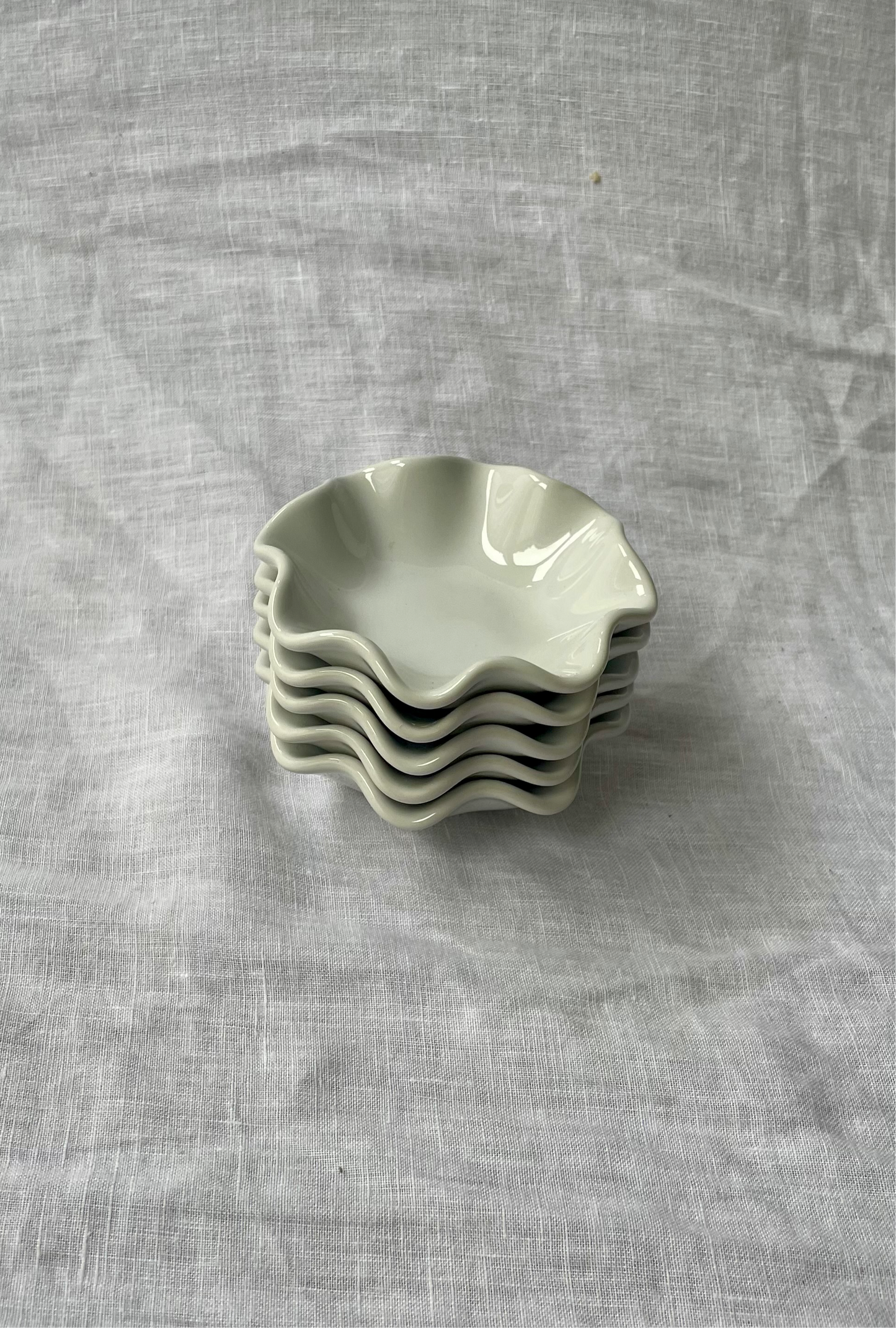 *SALE* Wavy rimmed dishes