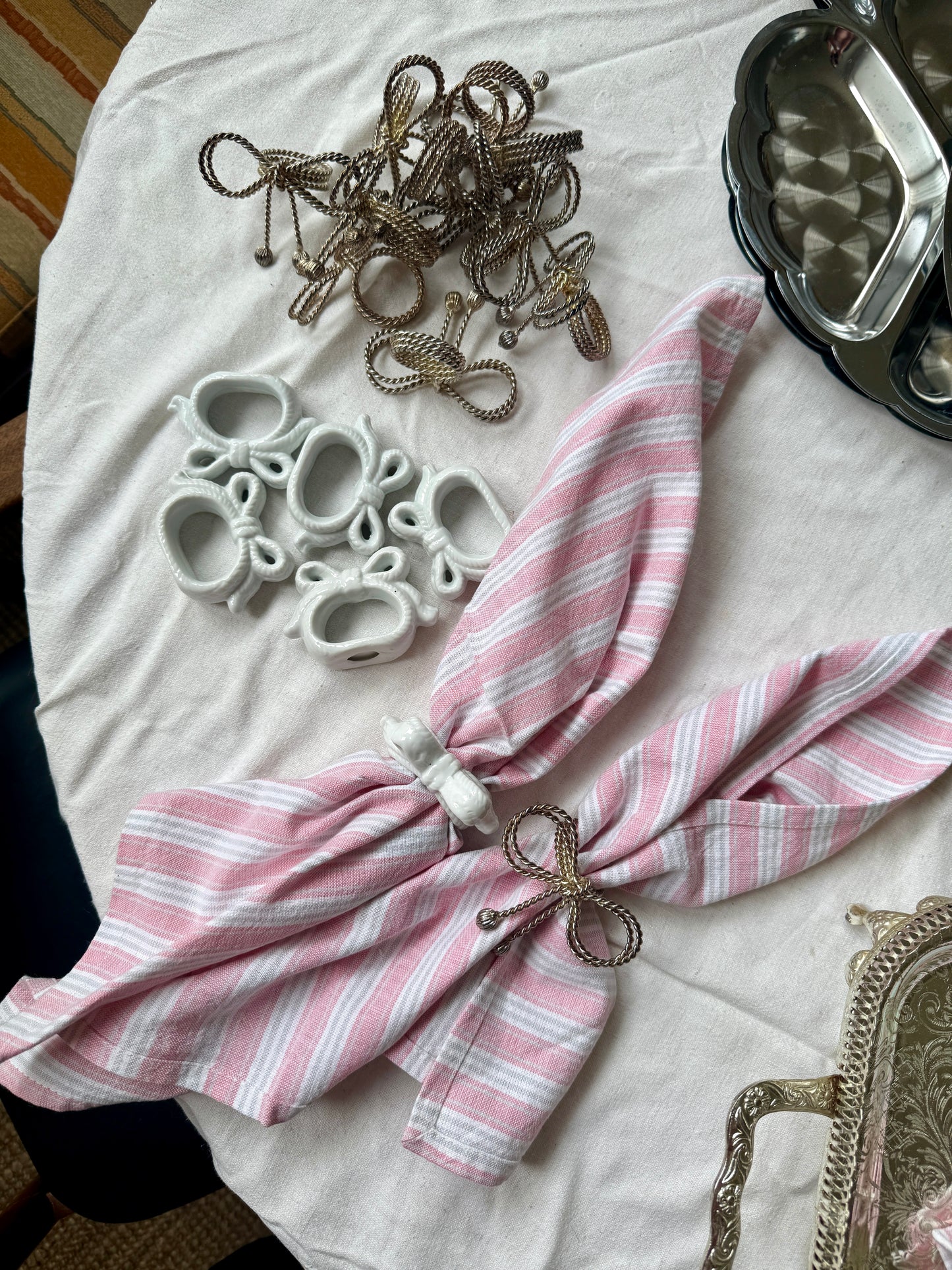 6x metal braided bow napkin rings