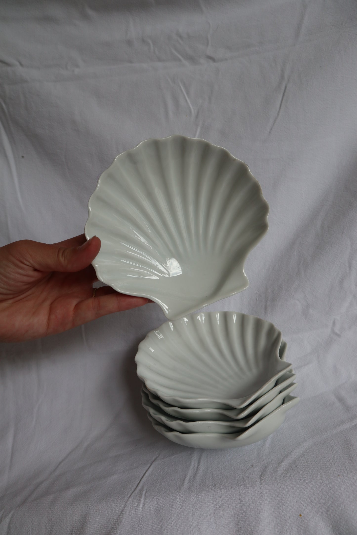 Set of 5 vintage ceramic shell dishes