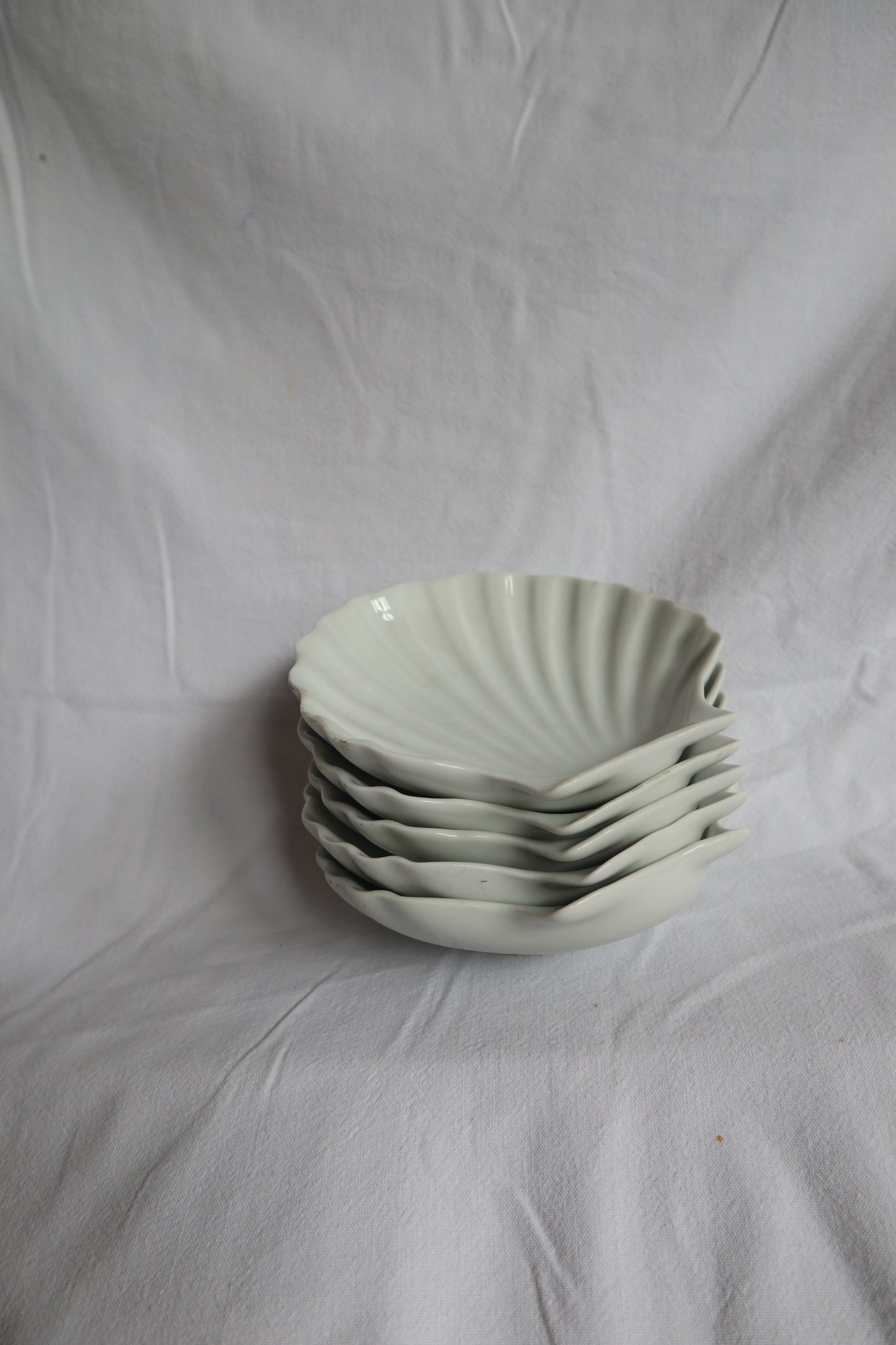 Set of 5 vintage ceramic shell dishes