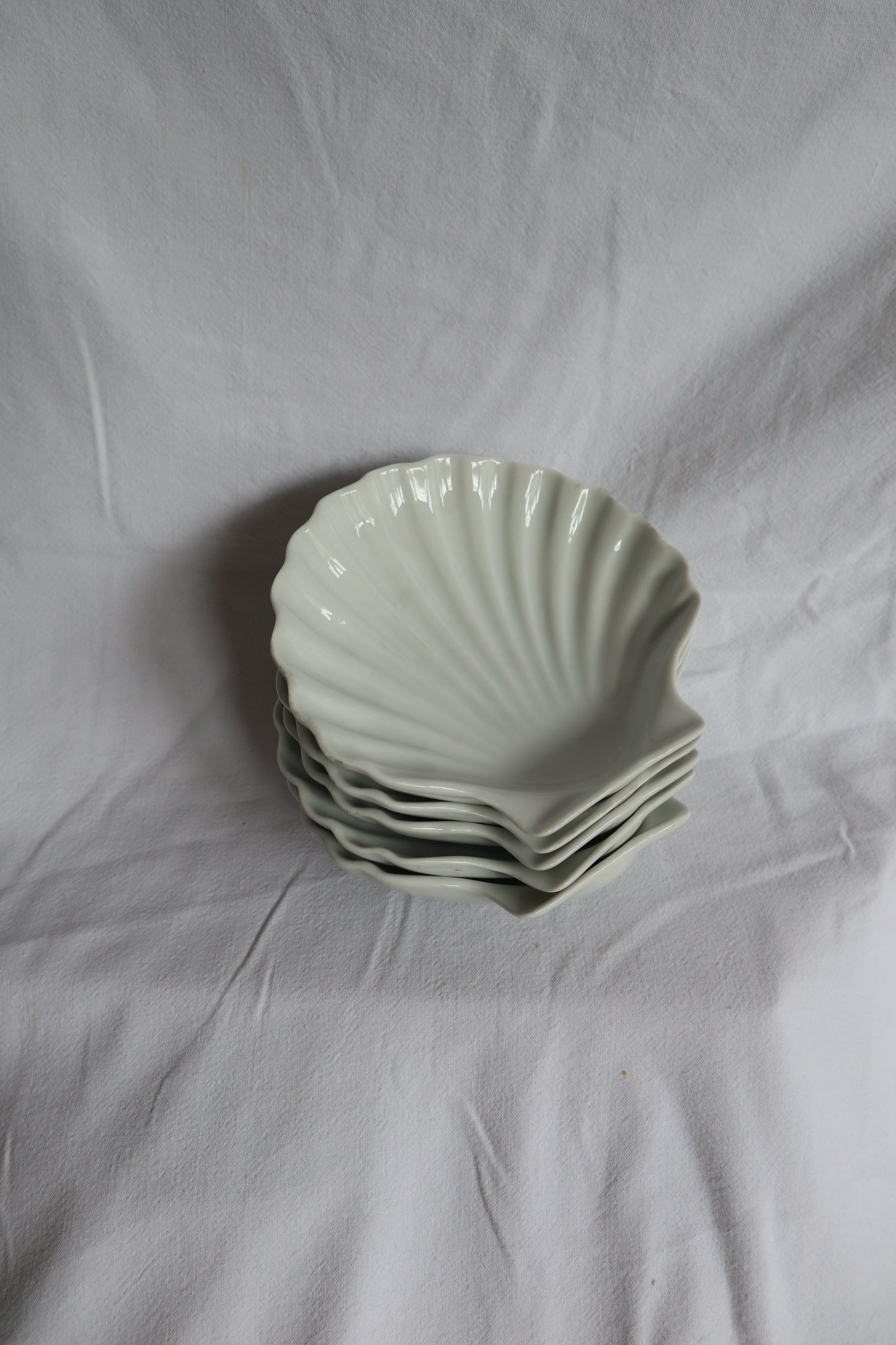 Set of 5 vintage ceramic shell dishes
