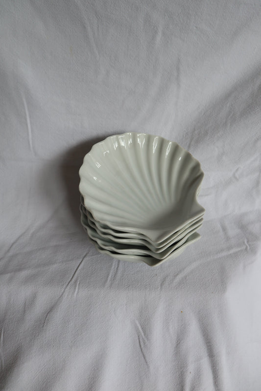 Set of 5 vintage ceramic shell dishes